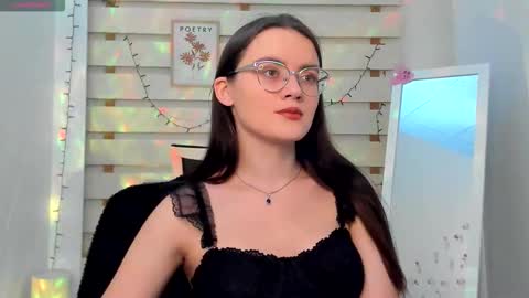 Snapshot of ketrin_pirsss chatting on September 28, 3:39 pm Ketrin online show from September 28, 3:39 pm