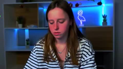 keuli_li online show from January 13, 6:08 am