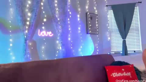 Snapshot of keutypie chatting on May 15, 3:52 pm KeutyPie online show from May 15, 3:52 pm