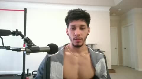 Snapshot of kevin9nch chatting on February 24, 5:53 pm Kevin online show from February 24, 5:53 pm