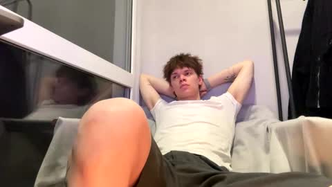 Snapshot of kevin_bucks chatting on February 6, 1:36 pm Kevin online show from February 6, 1:36 pm