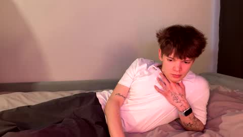 Snapshot of kevin_bucks chatting on February 14, 12:46 pm Kevin online show from February 14, 12:46 pm