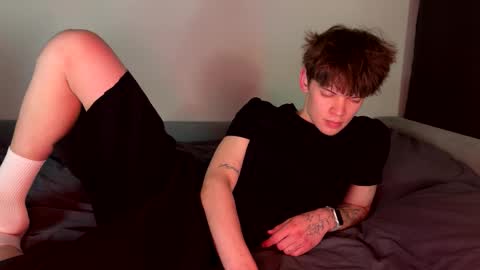 Snapshot of kevin_bucks chatting on February 19, 2:24 pm Kevin online show from February 19, 2:24 pm