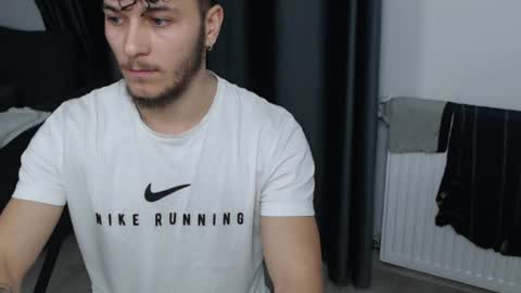 Snapshot of kevin_hot226 chatting on March 5, 8:32 pm Kevin69 online show from March 5, 8:32 pm