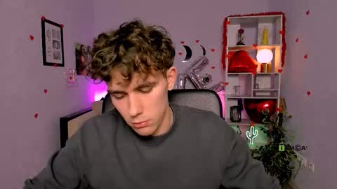 Snapshot of kevin_nix_ chatting on February 15, 10:14 am kevin_nix_ online show from February 15, 10:14 am