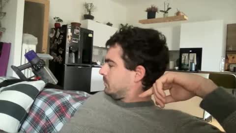 kevinpillobello online show from February 7, 9:57 am