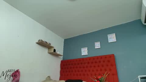 Snapshot of keyla_mejia chatting on September 10, 11:54 am Keyla online show from September 10, 11:54 am