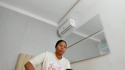 Snapshot of keyla_mejia chatting on July 5, 12:01 pm Keyla online show from July 5, 12:01 pm