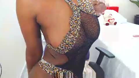 Sandy Saenz online show from November 24, 11:26 pm