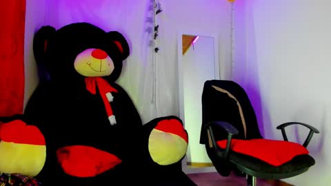 Keyth  online show from December 10, 6:06 pm