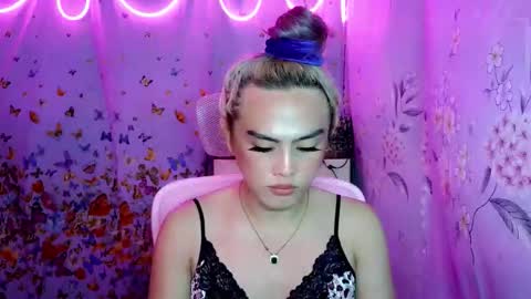 Snapshot of khelani_tsgirl4u chatting on October 5, 5:22 pm Khelani online show from October 5, 5:22 pm