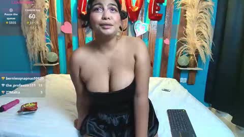 KHLOE online show from February 19, 9:33 pm