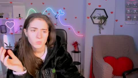 khloebeauty online show from April 9, 7:19 pm