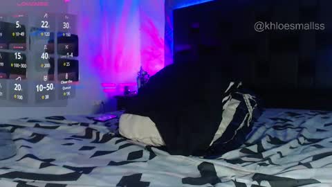 Snapshot of khloesmalls chatting on March 10, 3:12 am online show from March 10, 3:12 am