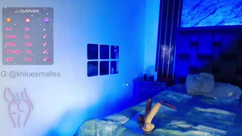 Snapshot of khloesmalls chatting on September 17, 8:05 am online show from September 17, 8:05 am