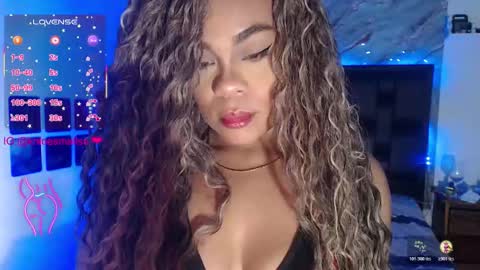 Snapshot of khloesmalls chatting on November 18, 5:45 am online show from November 18, 5:45 am