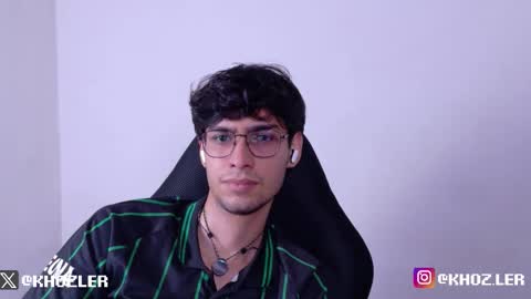khozler_ online show from February 11, 2:49 am