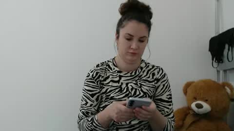 Sarah online show from February 6, 7:12 am