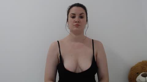 Sarah online show from February 28, 5:03 pm