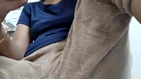 Snapshot of khushisinghh chatting on December 3, 10:28 am khushisinghh online show from December 3, 10:28 am