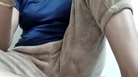 Snapshot of khushisinghh chatting on December 4, 3:37 am khushisinghh online show from December 4, 3:37 am