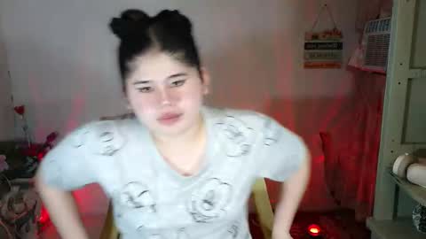 Snapshot of kianna_schmitz chatting on October 8, 10:18 pm Your SweetGirl Ts online show from October 8, 10:18 pm