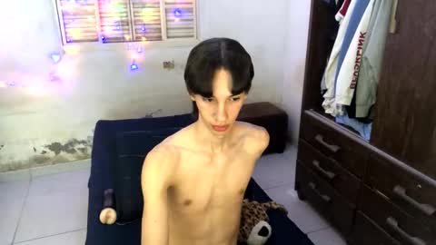 Snapshot of kiantwink chatting on January 7, 6:16 am kiantwink online show from January 7, 6:16 am