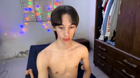 Snapshot of kiantwink chatting on January 14, 6:34 am kiantwink online show from January 14, 6:34 am