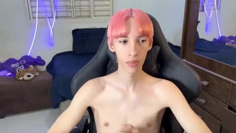 Snapshot of kiantwink chatting on September 14, 9:36 pm kiantwink online show from September 14, 9:36 pm