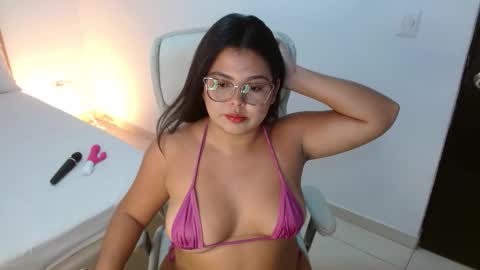 Snapshot of kiara2022 chatting on March 16, 12:06 am Kiara Evans online show from March 16, 12:06 am