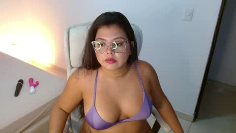 Snapshot of kiara2022 chatting on April 8, 11:05 pm Kiara Evans online show from April 8, 11:05 pm