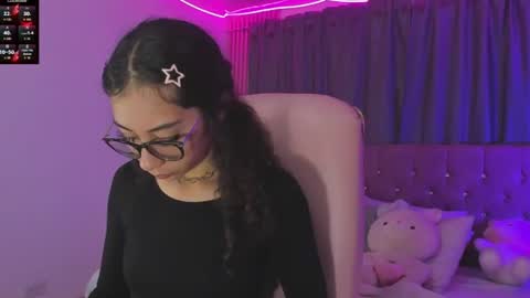 Snapshot of kiara_lovelyy chatting on July 8, 3:44 am Kiara online show from July 8, 3:44 am