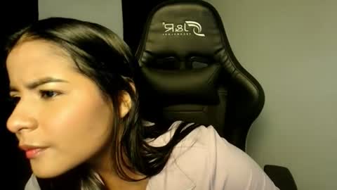 Snapshot of kiara_venus chatting on July 3, 1:50 pm kiara online show from July 3, 1:50 pm