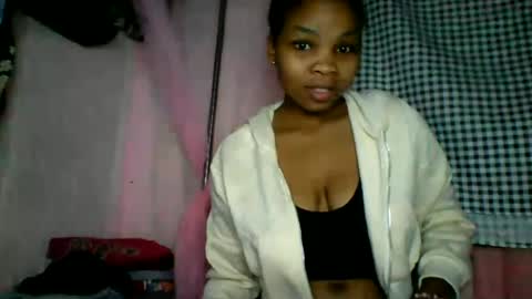 Snapshot of kiarah_69 chatting on June 13, 9:40 am kiarah 69 online show from June 13, 9:40 am
