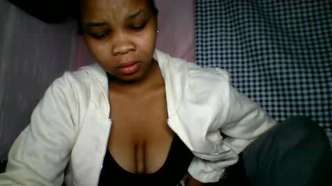 Snapshot of kiarah_69 chatting on June 14, 2:24 am kiarah 69 online show from June 14, 2:24 am
