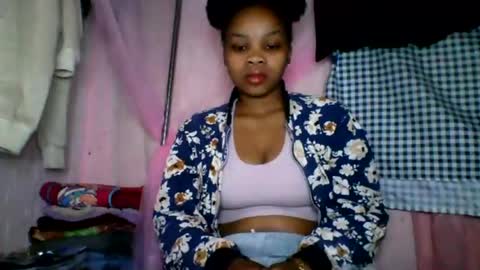 Snapshot of kiarah_69 chatting on June 28, 2:23 pm kiarah 69 online show from June 28, 2:23 pm