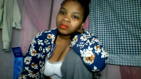 Snapshot of kiarah_69 chatting on July 3, 11:22 pm kiarah 69 online show from July 3, 11:22 pm