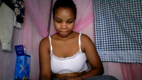 Snapshot of kiarah_69 chatting on July 5, 10:22 am kiarah 69 online show from July 5, 10:22 am