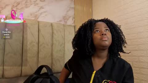 Snapshot of kiarazafira chatting on October 9, 10:13 am kiarazafira online show from October 9, 10:13 am