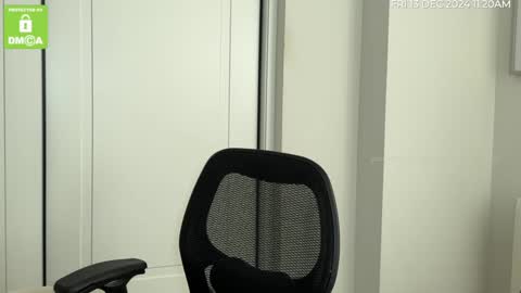 Snapshot of kiatog5 chatting on December 13, 10:19 am Manu online show from December 13, 10:19 am