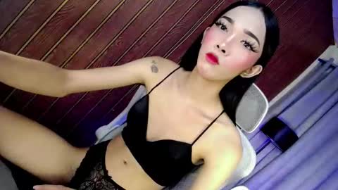kieramoore online show from May 16, 3:55 pm