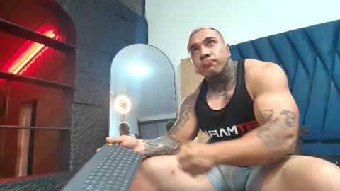 Snapshot of kiing_magic chatting on February 19, 10:50 pm kiing magic online show from February 19, 10:50 pm