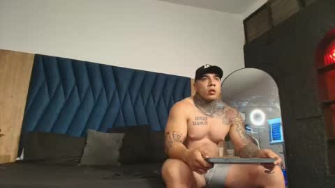 Snapshot of kiing_magic chatting on March 1, 2:02 am kiing magic online show from March 1, 2:02 am