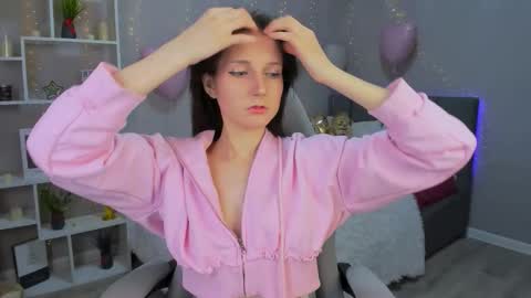 Kika online show from February 20, 2:06 pm