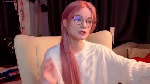 kiki_blue_eyes online show from January 6, 4:27 am