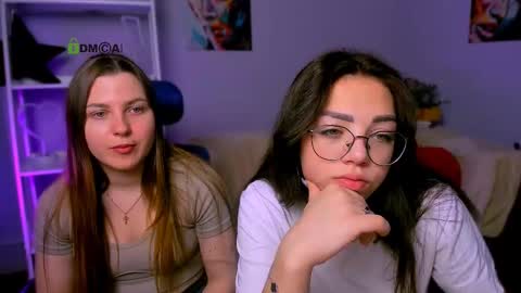 Snapshot of kiki_swan chatting on March 7, 7:19 am kiki_swan online show from March 7, 7:19 am