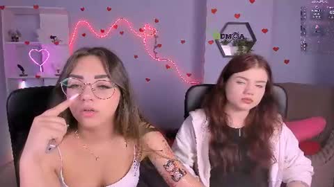 Snapshot of kiki_swan chatting on June 17, 7:04 pm kiki_swan online show from June 17, 7:04 pm