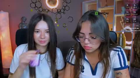 Snapshot of kiki_swan chatting on July 17, 12:12 pm kiki_swan online show from July 17, 12:12 pm