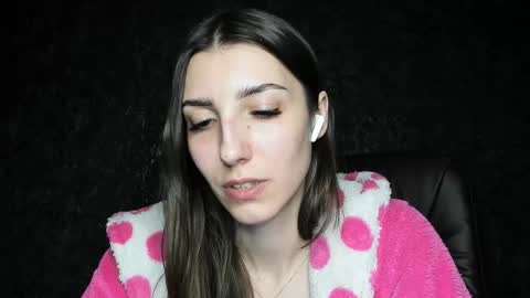 Snapshot of kikies_ chatting on September 19, 5:57 pm Mika and Miranda online show from September 19, 5:57 pm