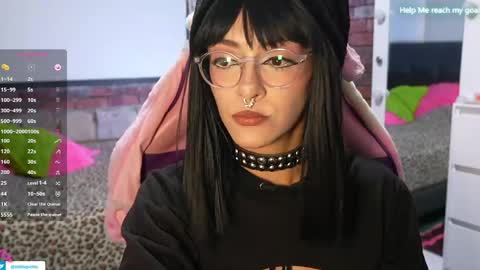 Snapshot of kikilepetite chatting on April 6, 9:38 pm kiki online show from April 6, 9:38 pm